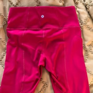 LuLulemon red capri yoga leggings
